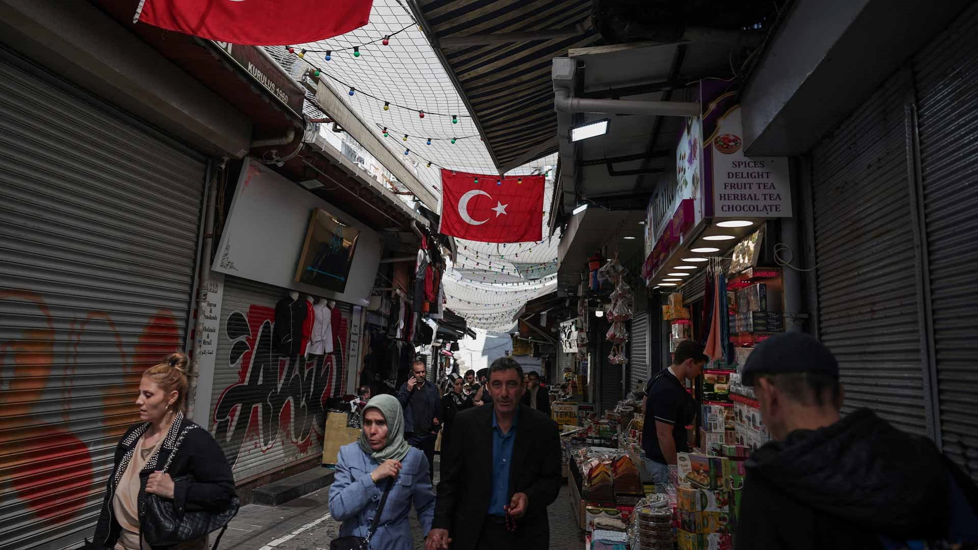 تركيا ترفع الحد الأدنى للأجور الشهرية 27% في 2026 