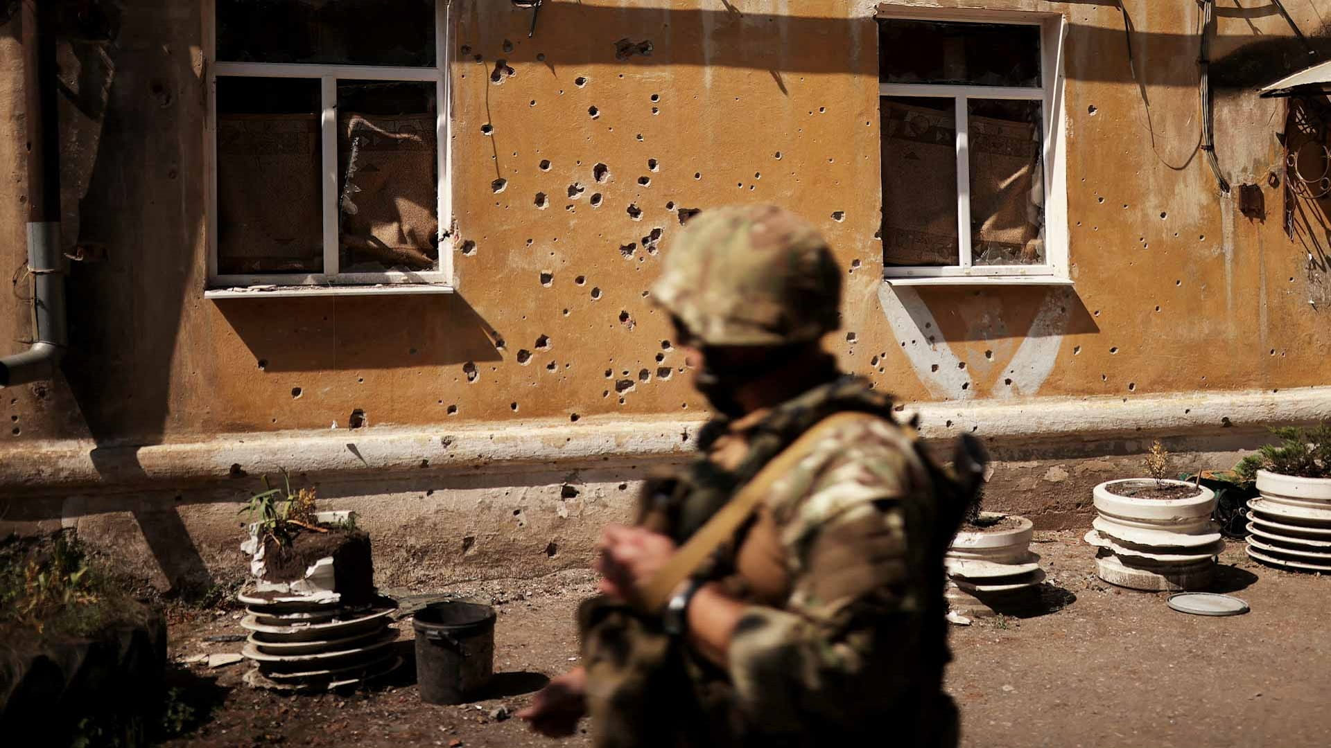 Ukraine withdraws troops from Siversk amid Russian advances 