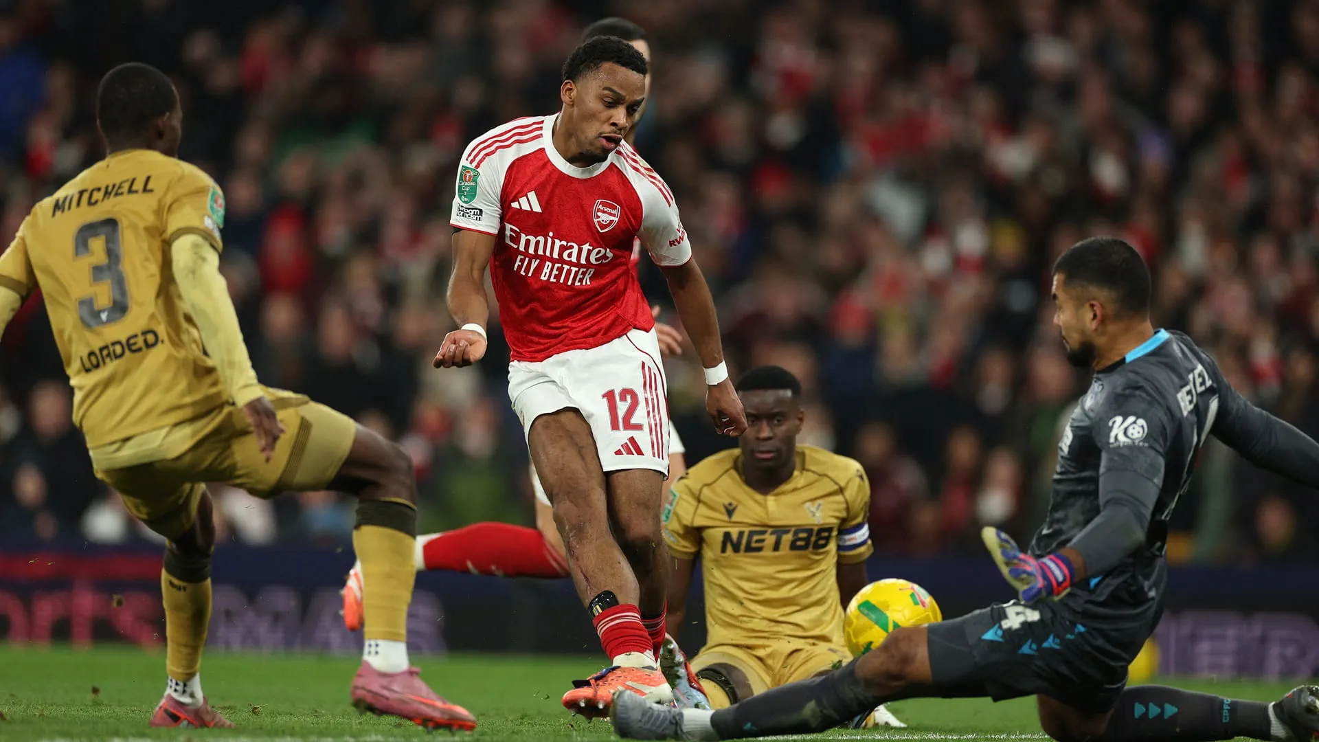 Arsenal edge Crystal Palace on penalties to reach League Cup semis 