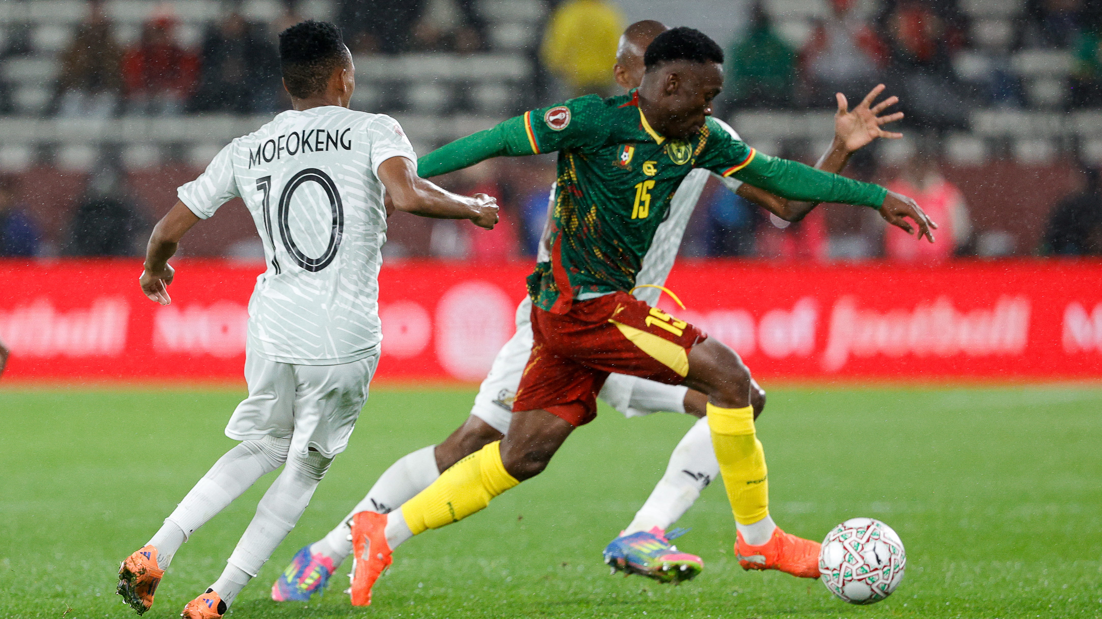 منتخب الكاميرون يضرب موعداً مع المغرب في ربع نهائي أمم إفريقيا 