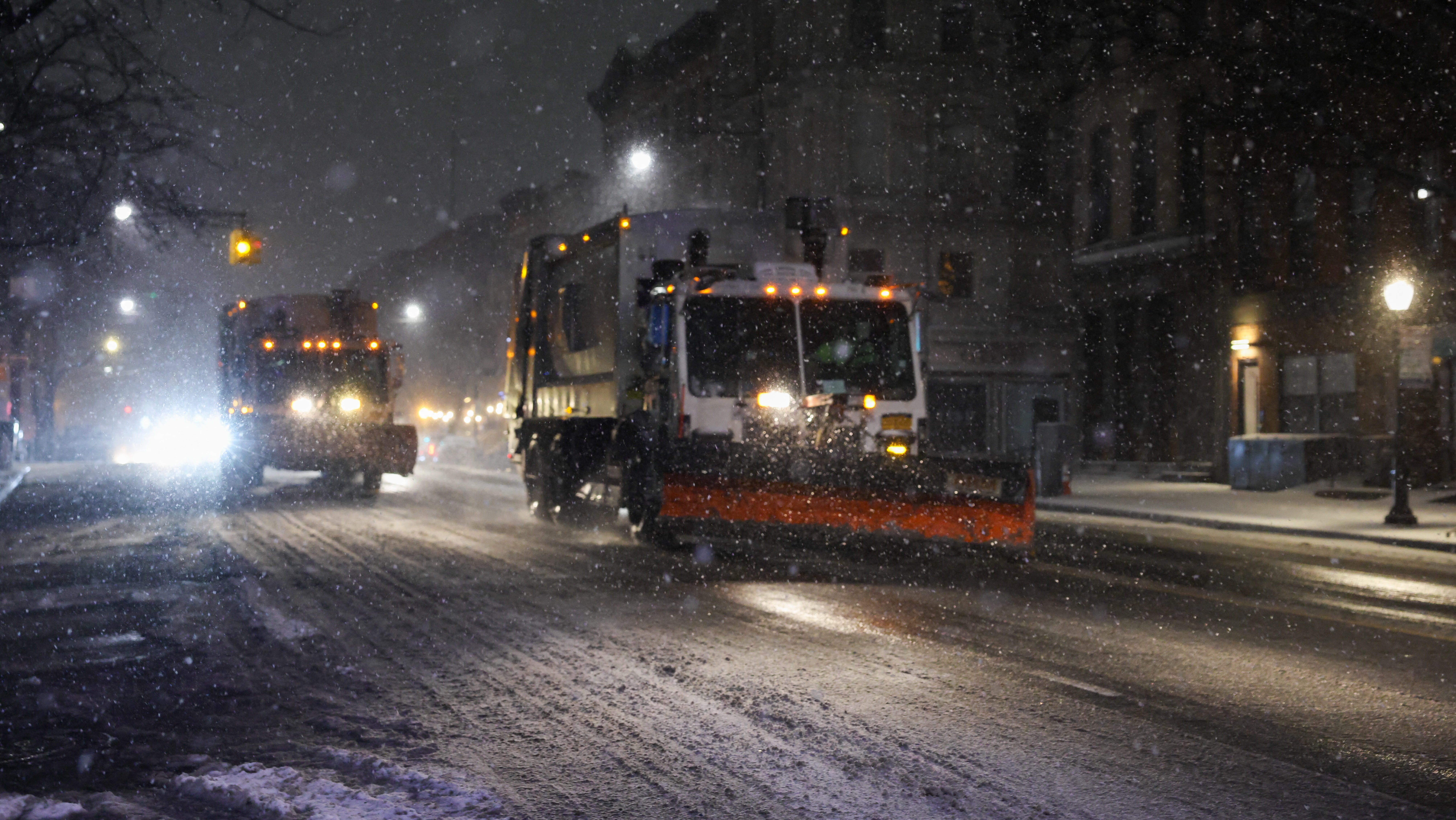 عاصفة ثلجية تتسبب بإلغاء ألف رحلة طيران في الولايات المتحدة  