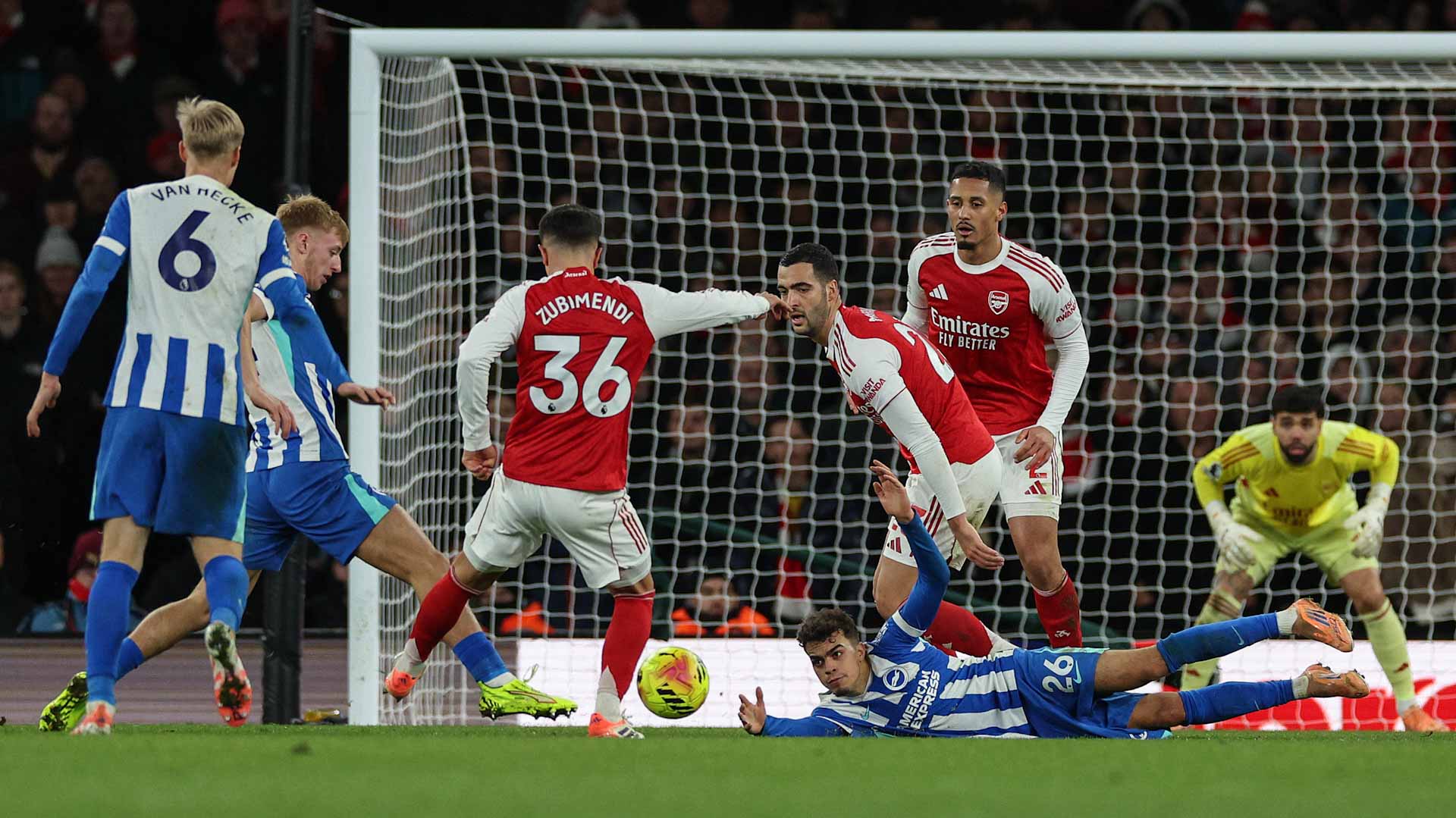 أرسنال يستعيد صدارة الدوري الإنجليزي الممتاز سريعاً  