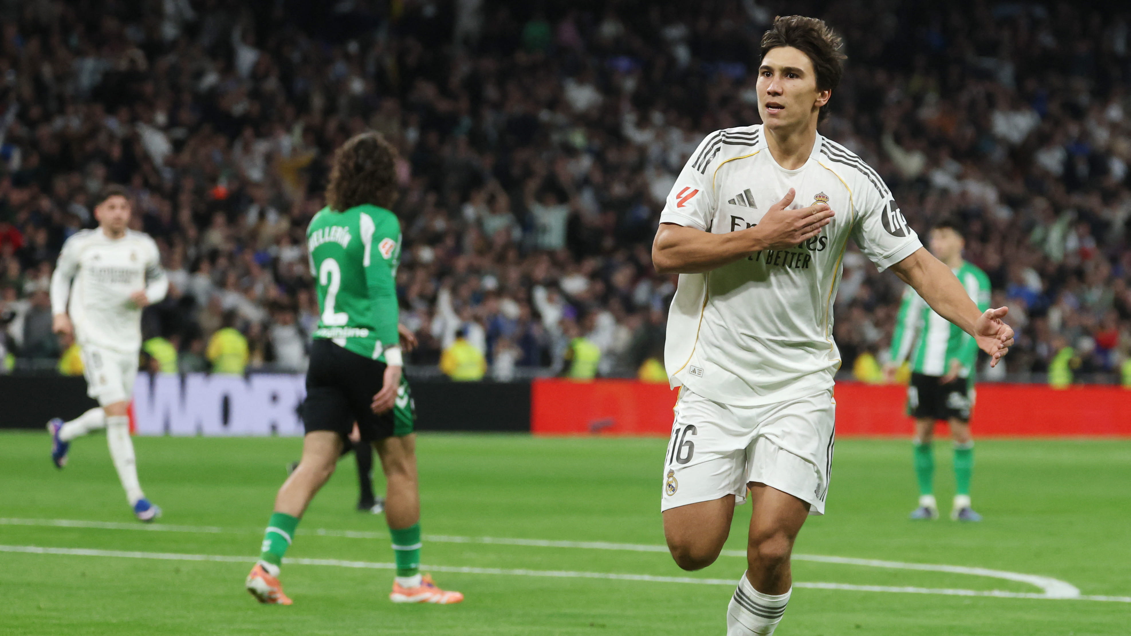 ريال مدريد يقسو على بيتيس بخماسية في الدوري الإسباني 