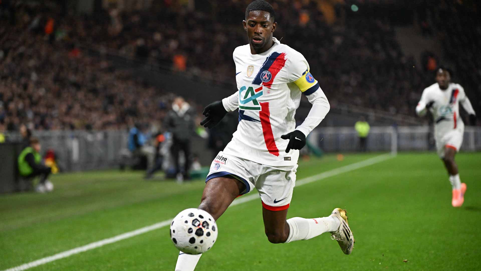 الفرنسي ديمبيليه الأفضل في العالم ورونالدو في الشرق الأوسط