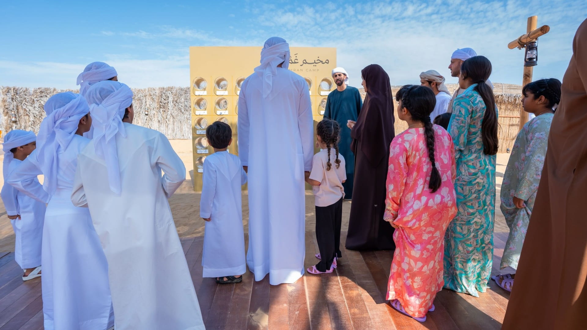 حمدان بن محمد يشهد جانباً من فعاليات "مخيم غمران" الشتوي 
