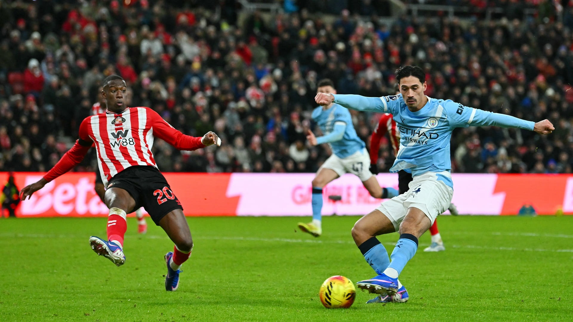 مانشستر سيتي يتعادل سلباً أمام سندرلاند في الدوري الإنجليزي 