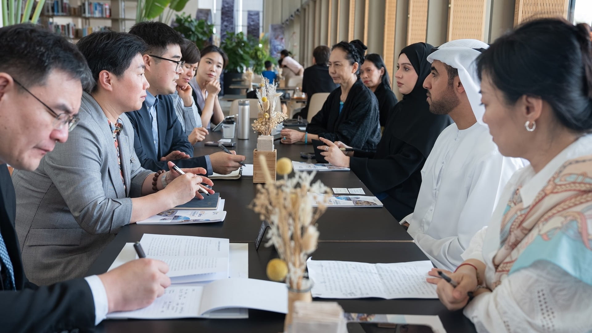 Sharjah, Shandong discuss strengthening cooperation