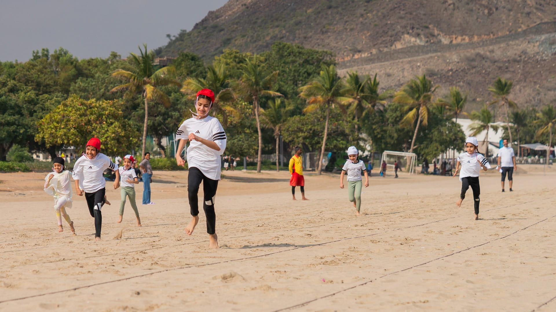 الشارقة تختتم أول بطولة دولية لرياضة الإنقاذ وتكرّم الفائزين  