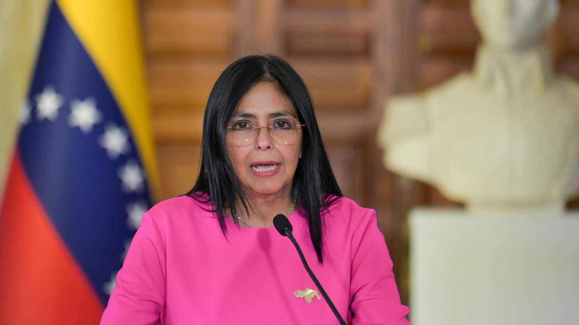 Venezuela military backs Delcy Rodriguez as acting president 