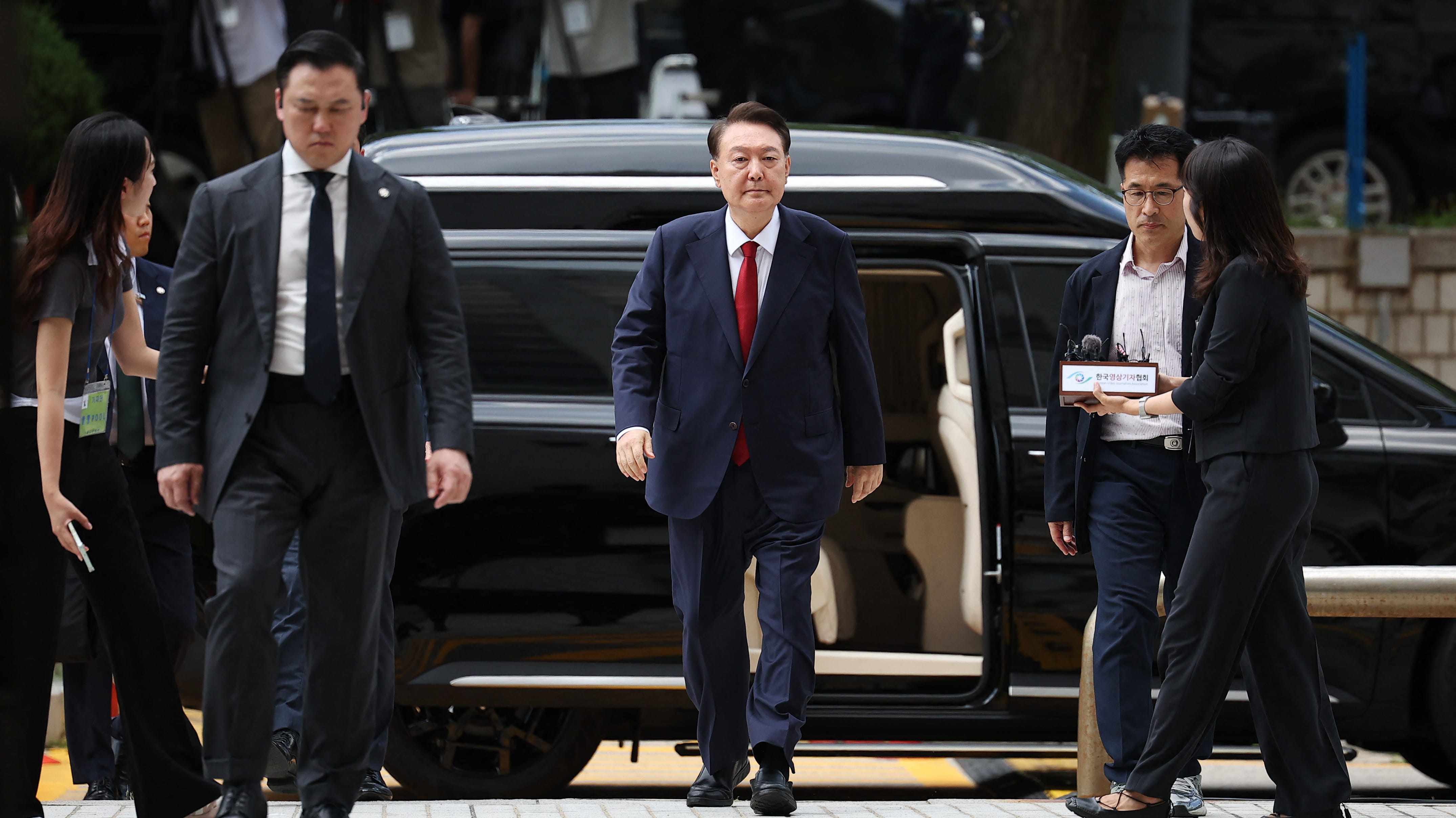 South Korean court extends arrest warrant for ex-president Yoon