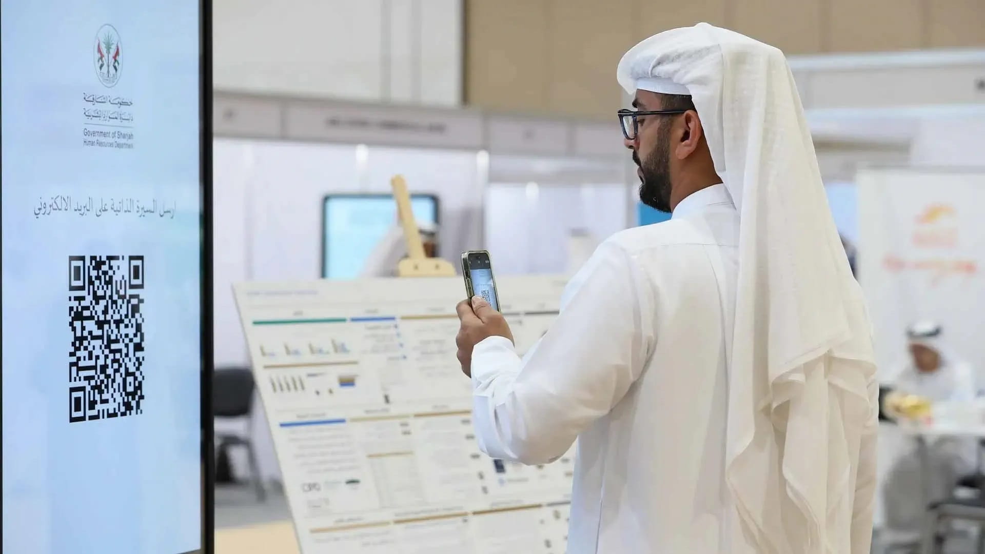 الشارقة توظّف 3145 باحثاً عن عمل وترقّي 1807 موظفين خلال 2025