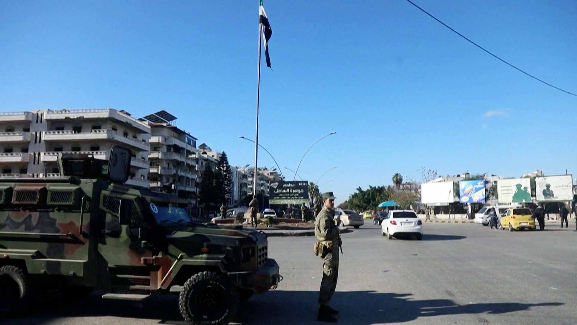 السلطات السورية تفرض حظر تجول ليلي في اللاذقية عقب أعمال عنف 