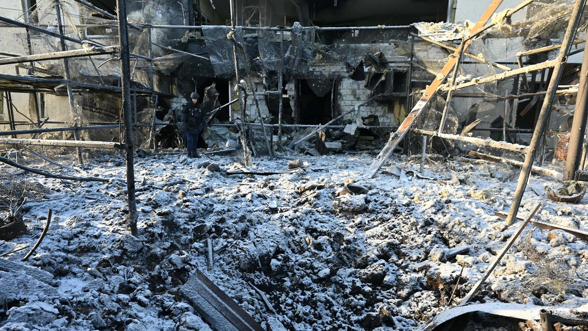 موسكو تتهم كييف بشن هجوم بمسيّرات على خيرسون أوقع 24 قتيلاً