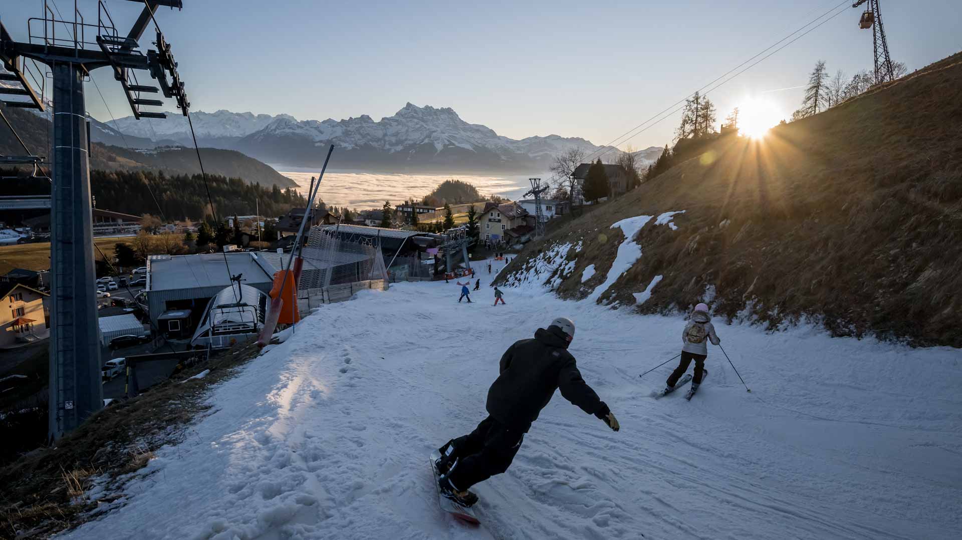 في سويسرا.. انفجار بمنتجع للتزلج يخلف عدداُ من الوفيات والإصابات