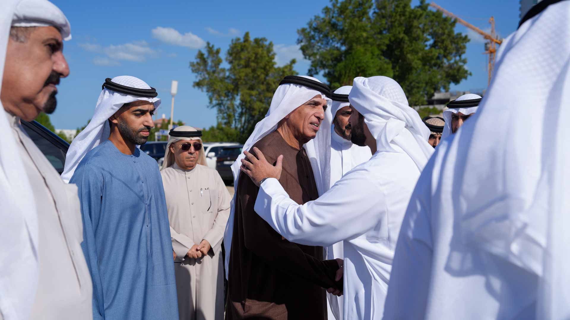 سعود بن صقر يقدم واجب العزاء في وفاة عبد الرحمن بن علي النعيمي 