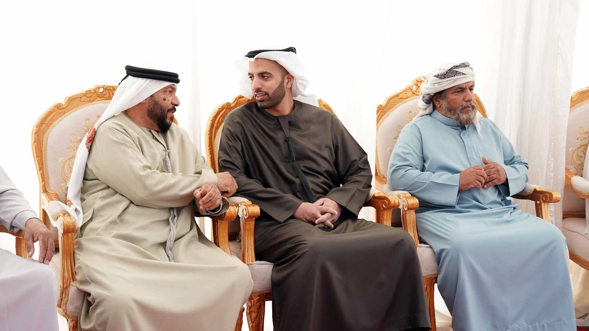ولي عهد رأس الخيمة يقدم واجب العزاء في وفاة سالم خلفان النقبي 