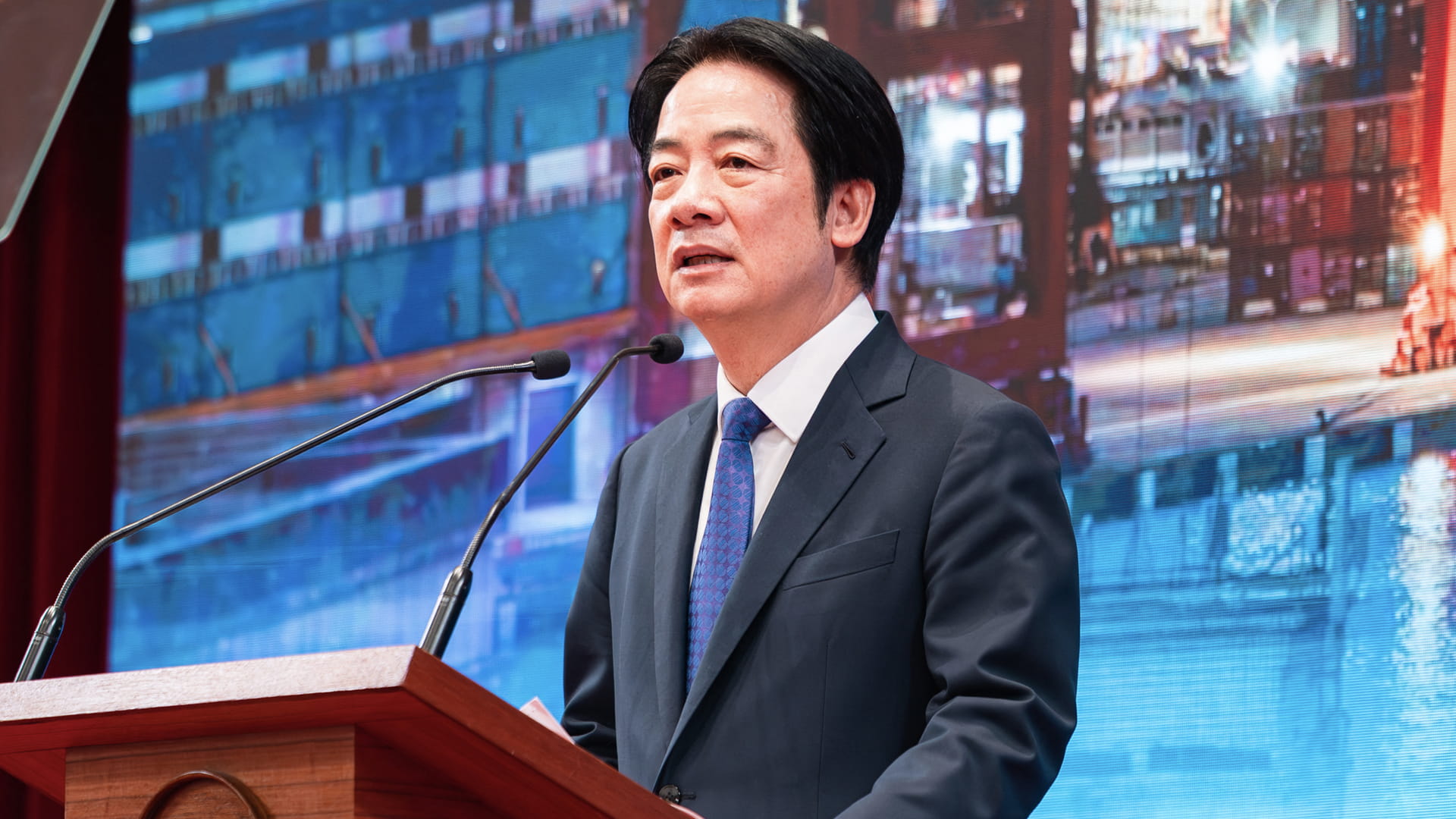 رئيس تايوان يتعهد الدفاع بحزم عن سيادة الجزيرة بعد مناورات الصين 