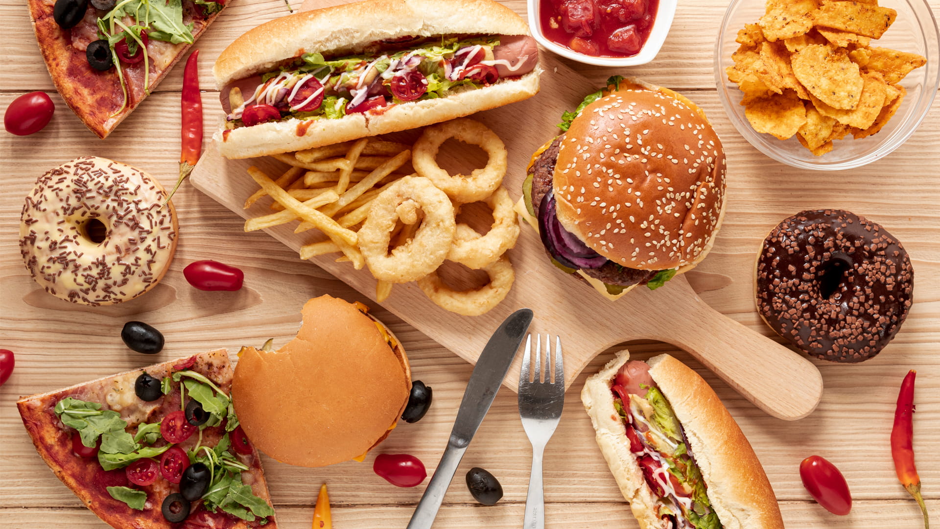 الأطعمة فائقة المعالجة تزيد خطر الإصابة بسرطان الرئة بنسبة 41 % 