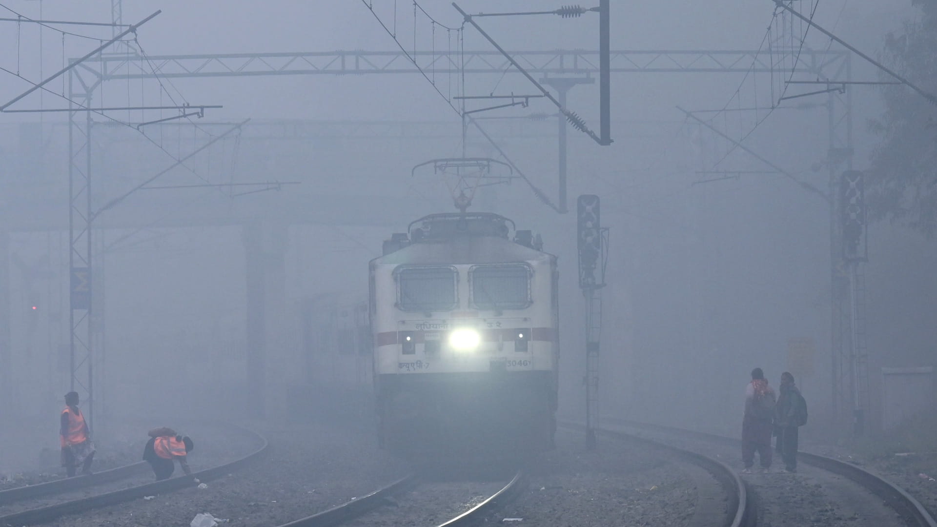 في الهند.. حادث تصادم قطارين يصيب 109 من العمال بجراح  