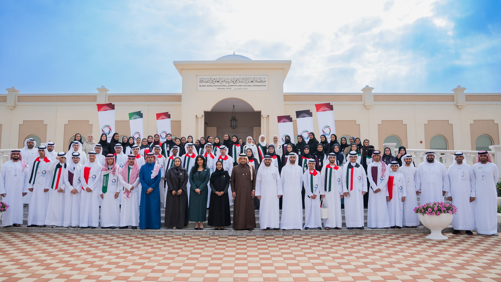 شباب الخليج يروون حكاياتهم في "جسور خليجية" من التجربة إلى الأثر 