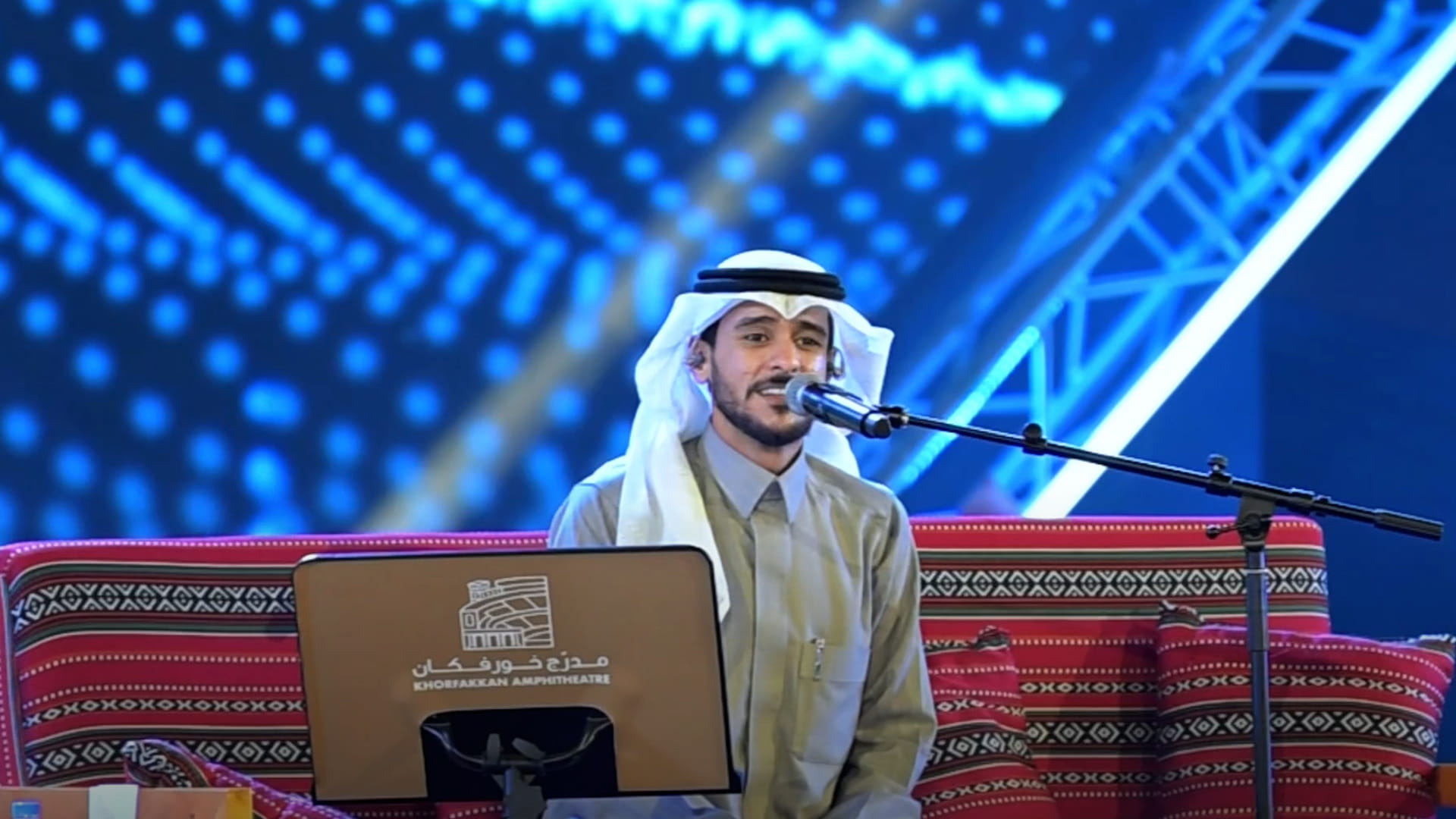 Ayed delivers memorable performance at Khorfakkan Amphitheatre