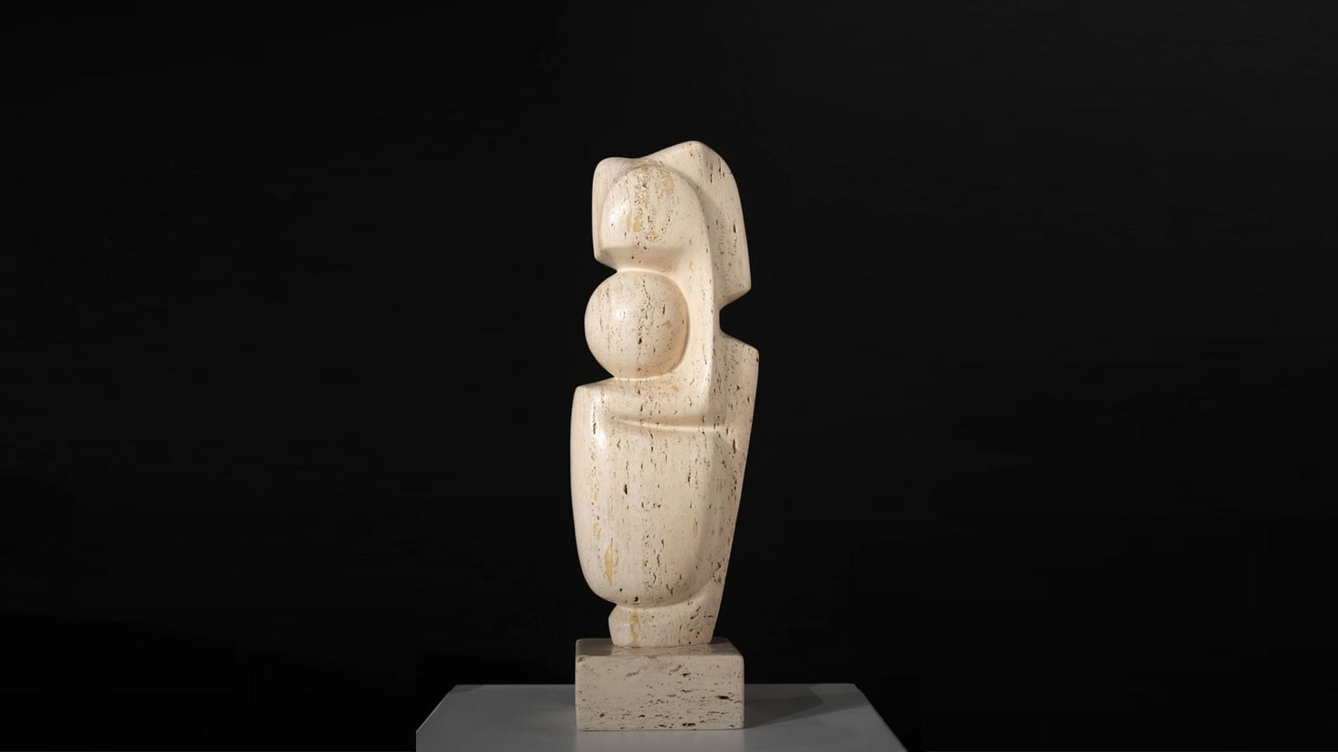 مركز مرايا للفنون بالشارقة يفتتح معرضين فنيين 