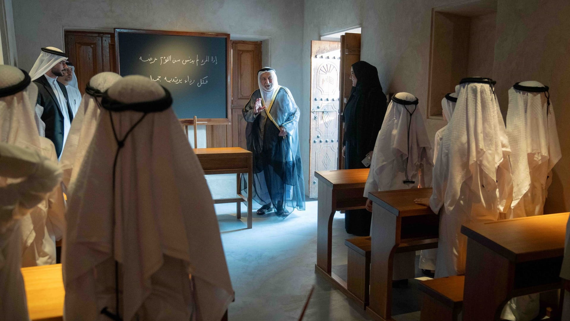 سلطان القاسمي ومكتبات الشارقة: قرنٌ من العلم يُضيء المستقبل 