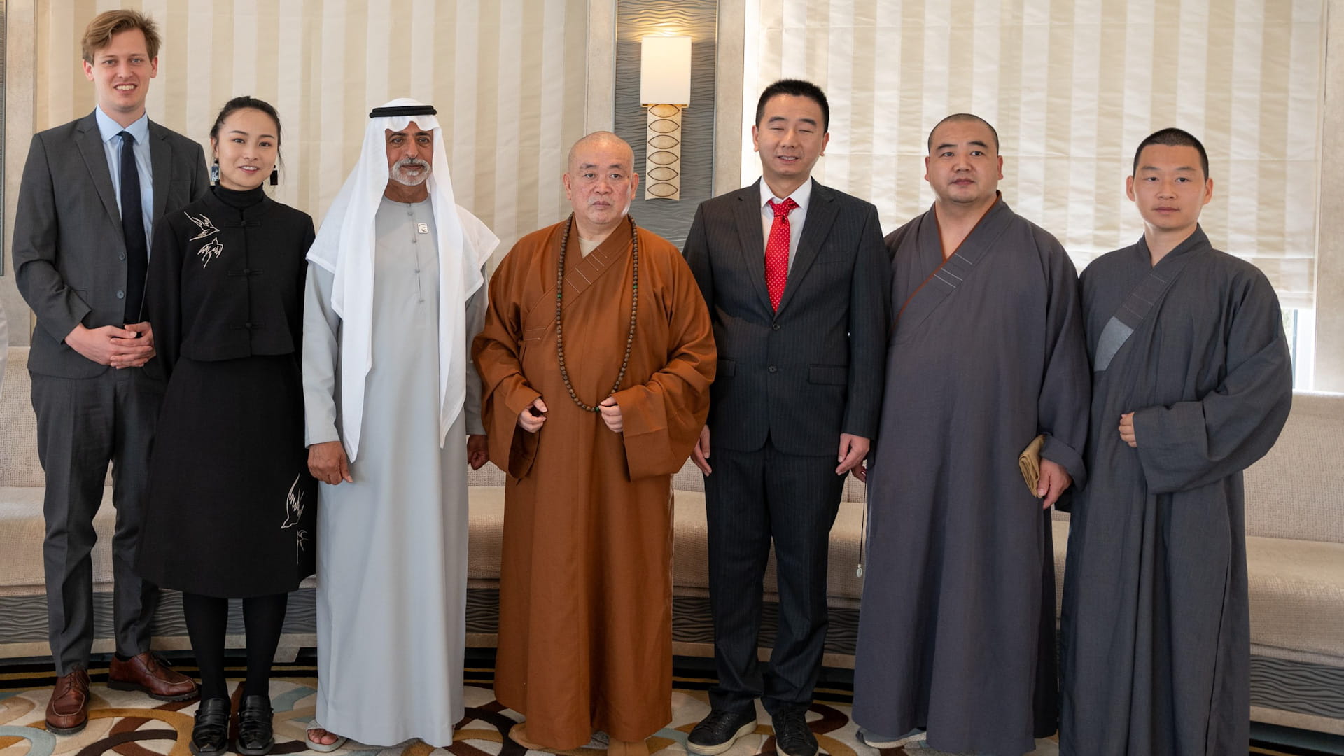 نهيان بن مبارك: الإمارات تؤمن بأهمية بناء جسور بين ثقافات العالم 