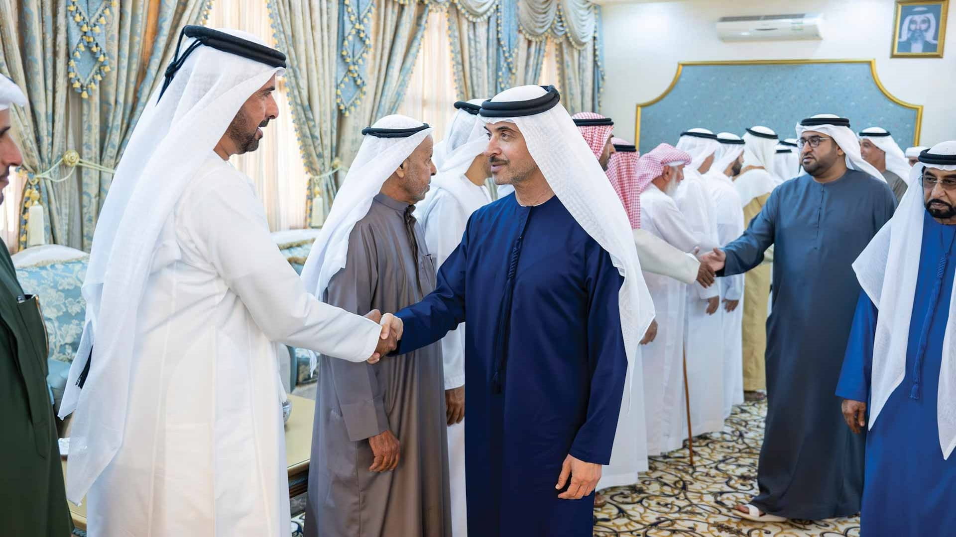 هزاع بن زايد يزور خلفان سلطان حضيرم الكتبي في مدينة العين 