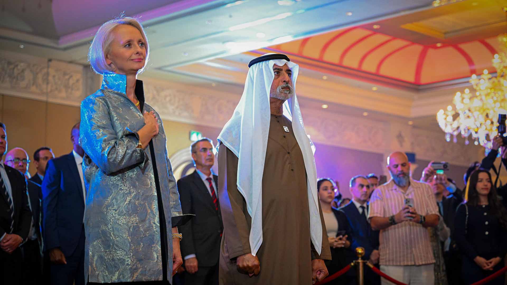 نهيان بن مبارك يحضر حفل السفارة الأميركية بمناسبة عيد الاستقلال 