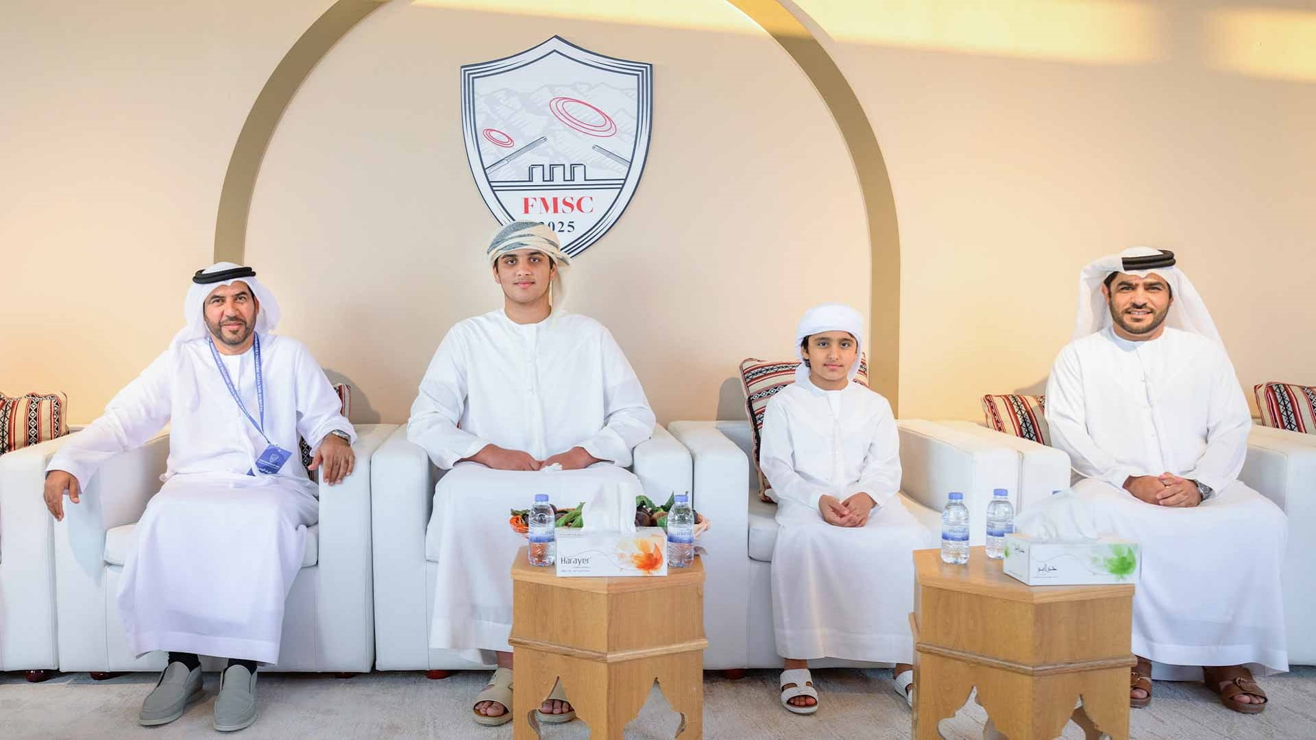 نجلا ولي عهد الفجيرة يزوران موقع بطولة الفجيرة للرماية الجبلية 