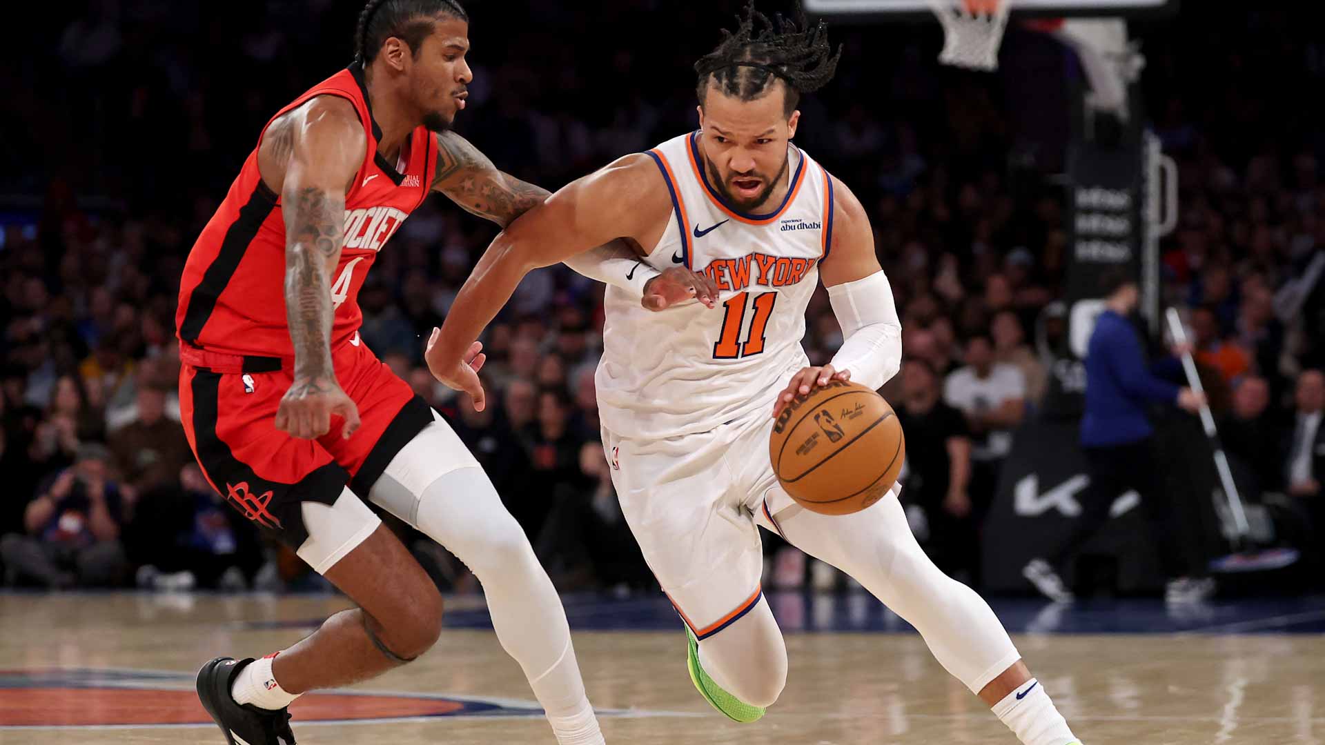 برونسون يقود نيويورك نيكس للفوز على هيوستن في السلة الأميركية  