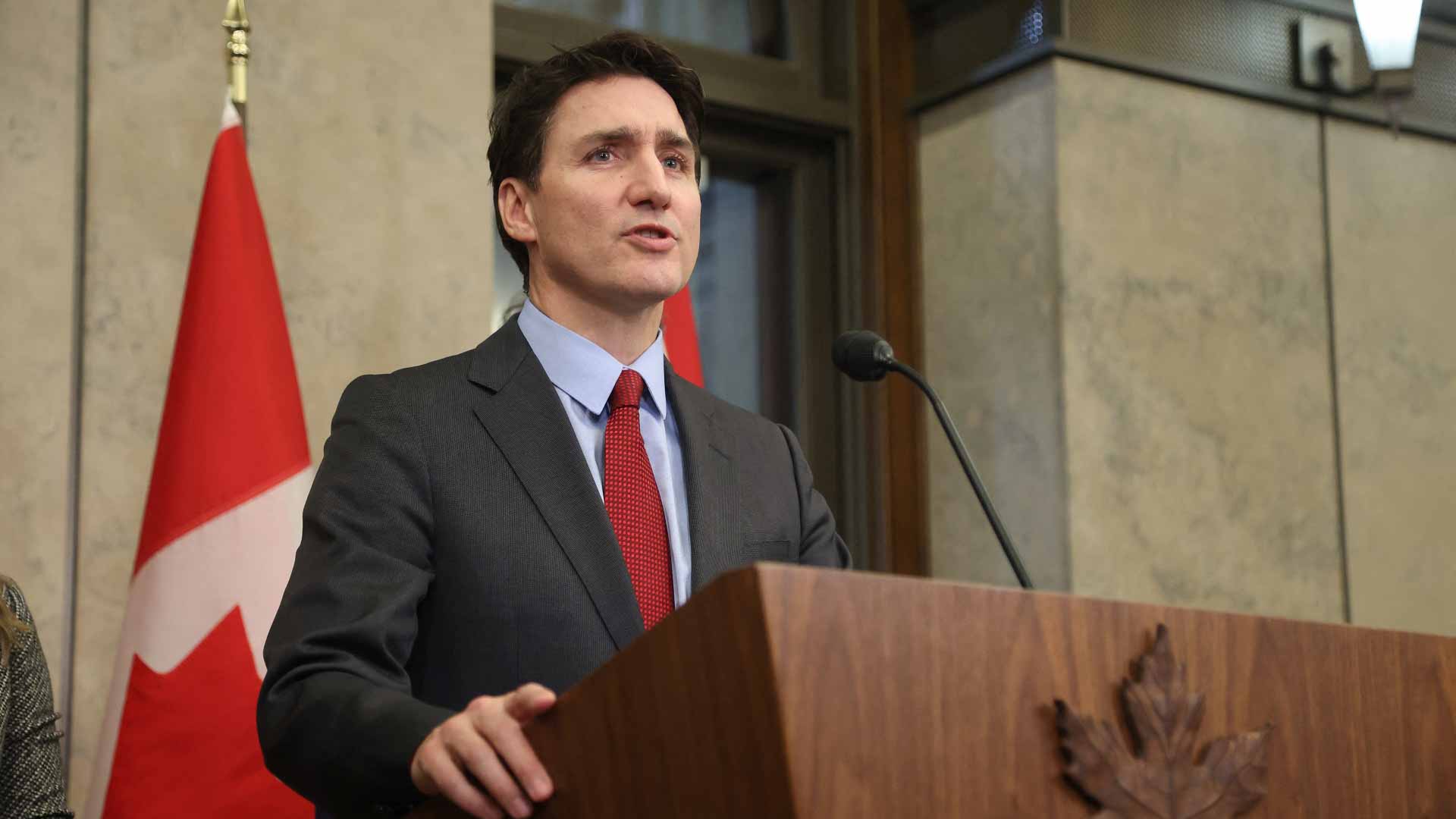 ترودو: ترامب سيؤجل فرض رسوم جمركية على الواردات الكندية 30 يوماً 