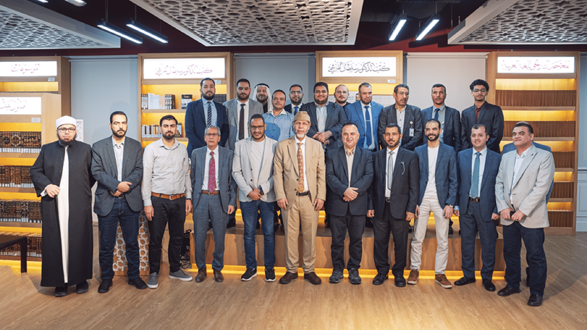 مجمع اللّغة العربيّة في الشّارقة يعرف بمنهجيات التّدريس الحديثة 