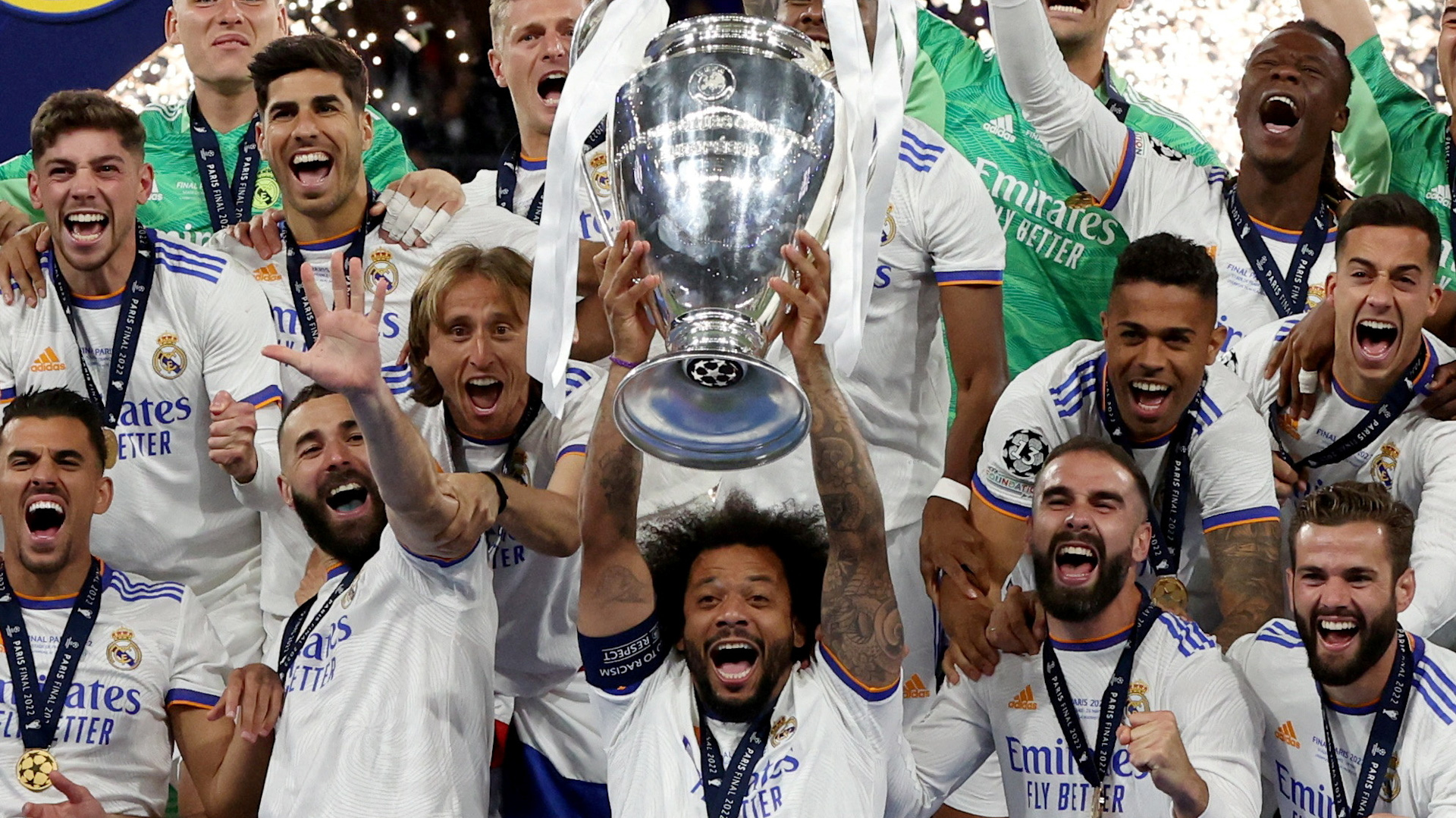 البرازيلي مارسيلو أسطورة ريال مدريد يعلن اعتزاله كرة القدم  