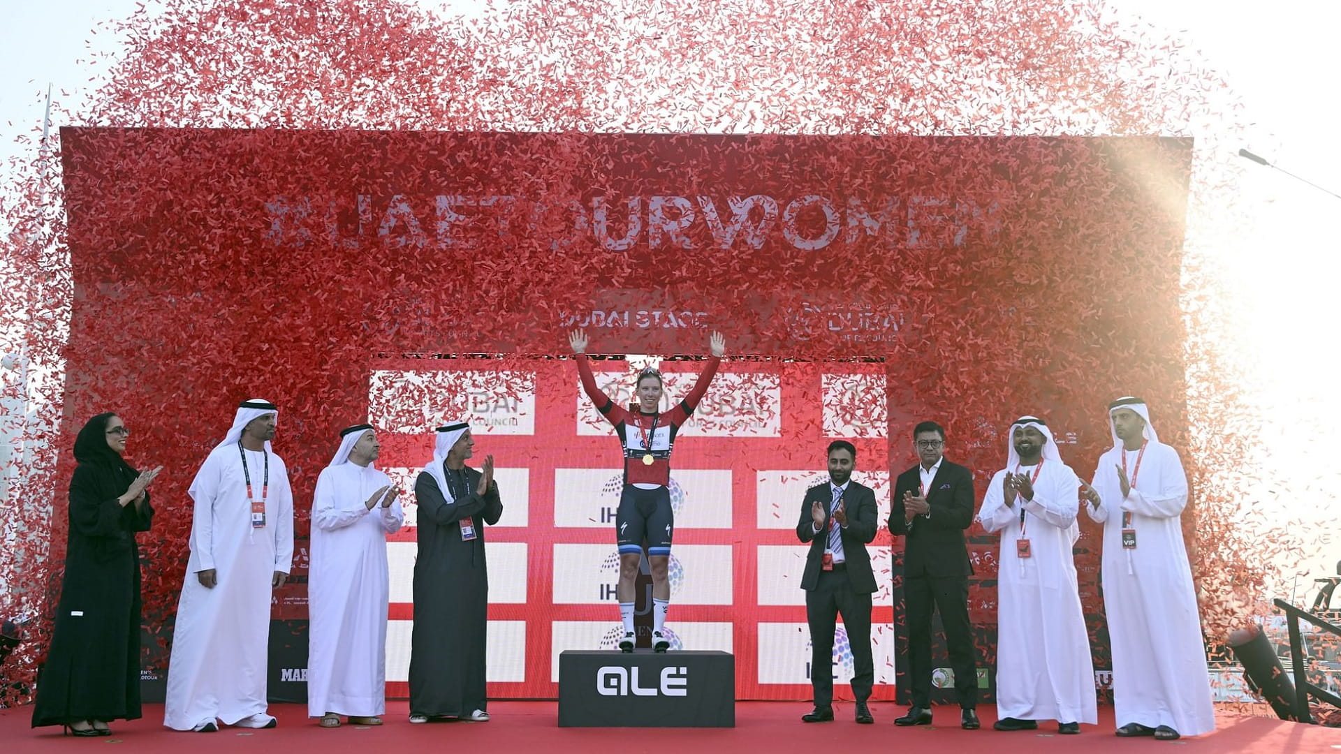 الهولندية ويبيس بطلة مرحلة "إرث دبي" في طواف الإمارات للسيدات