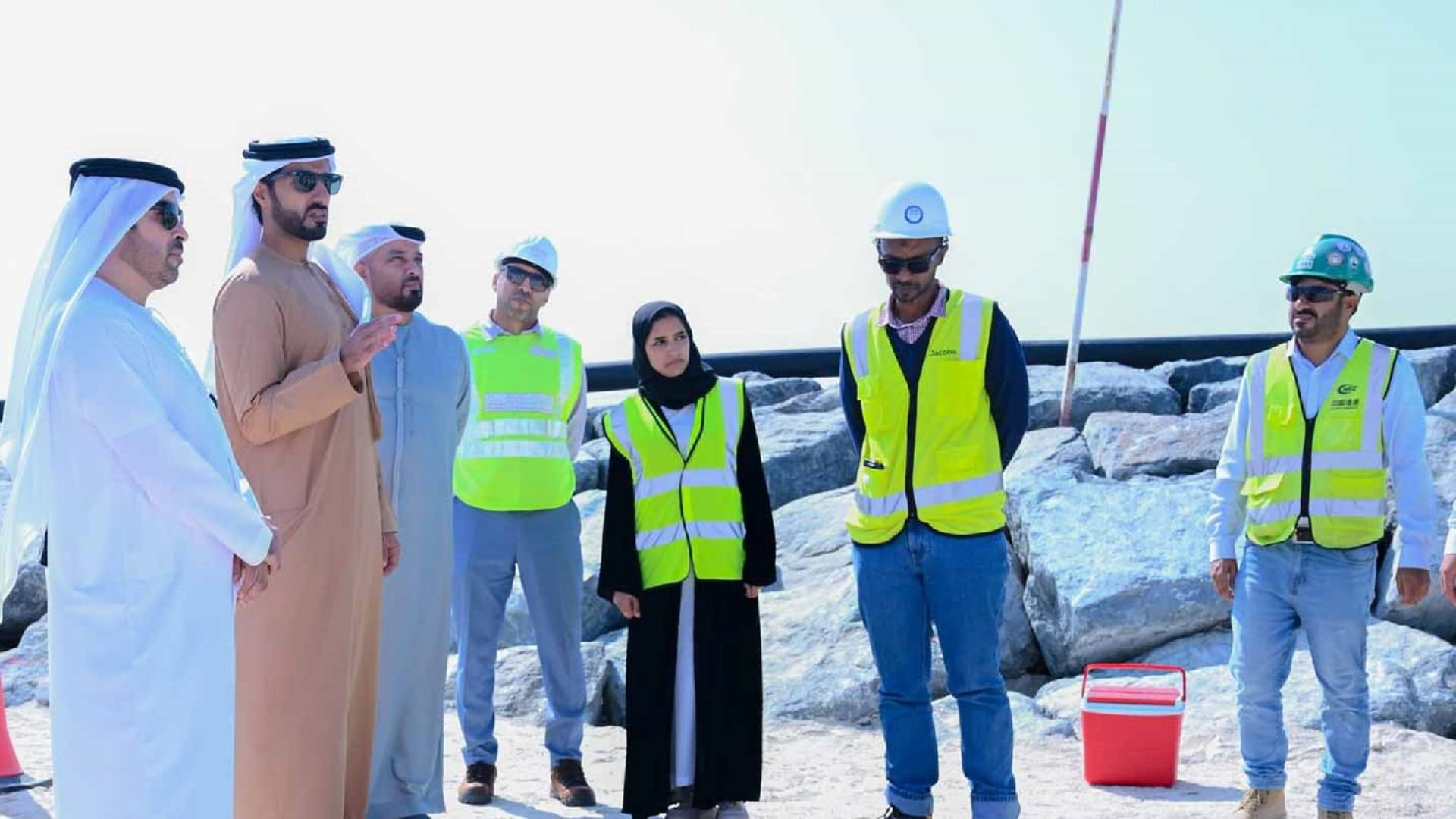 راشد بن حميد يتفقد سير العمل في مشروع تطوير شاطئ عجمان