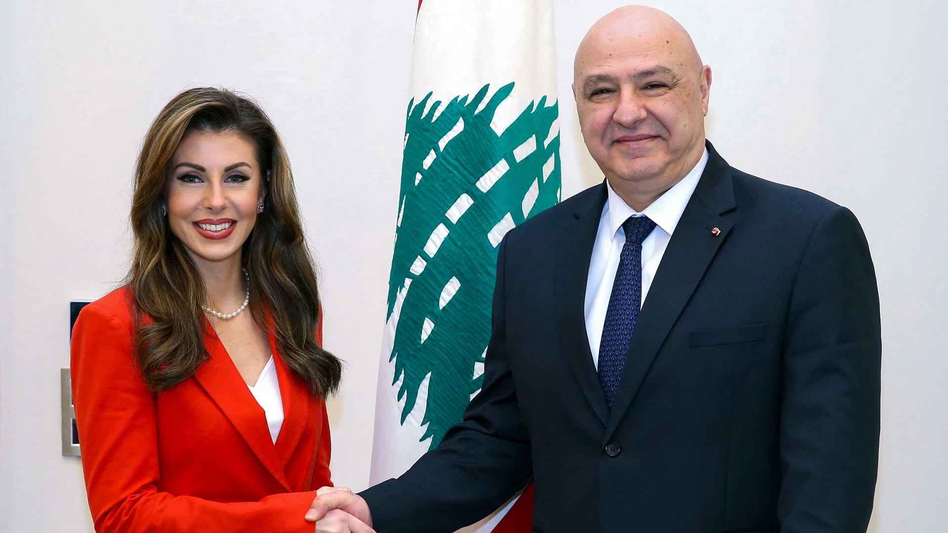 موفدة أميركية تؤكد من بيروت رفض مشاركة حزب الله بحكومة لبنان