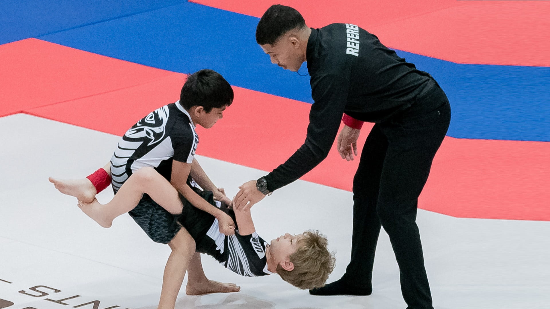 الشارقة لرياضات الدفاع عن النفس يتصدر بطولة خالد بن محمد للجوجيتسو 