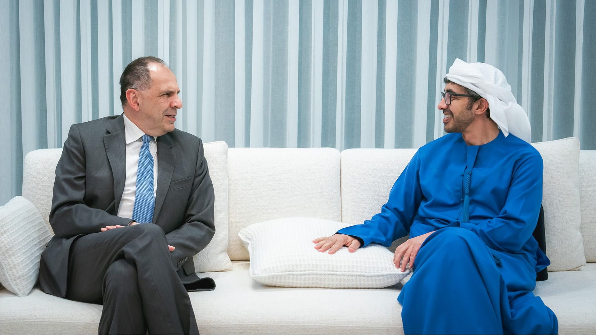 UAE, Greece FMs discuss strengthening partnership ties 