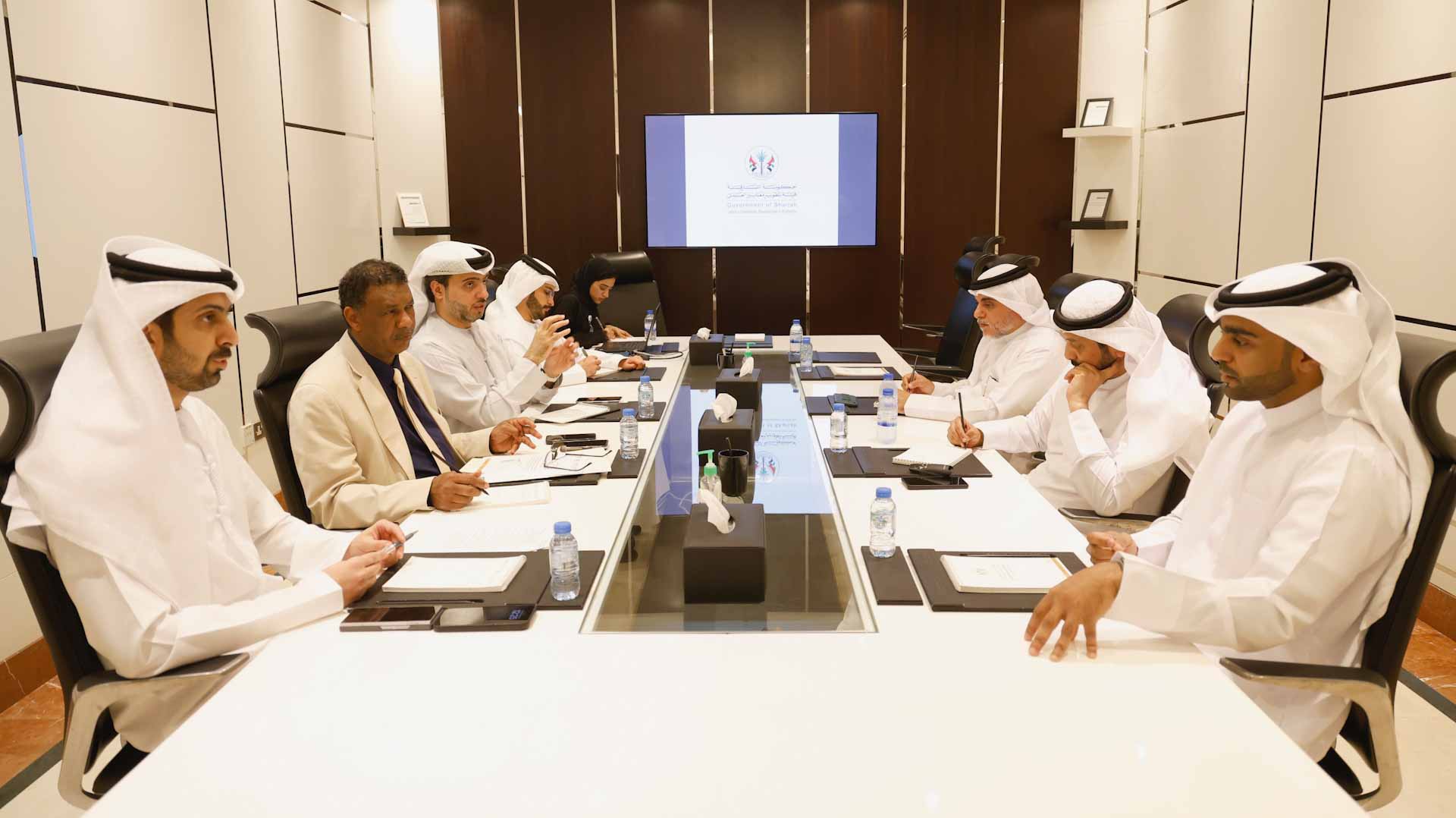 اقتصادية الشارقة وهيئة تطوير معايير العمل تبحثان التعاون المشترك 