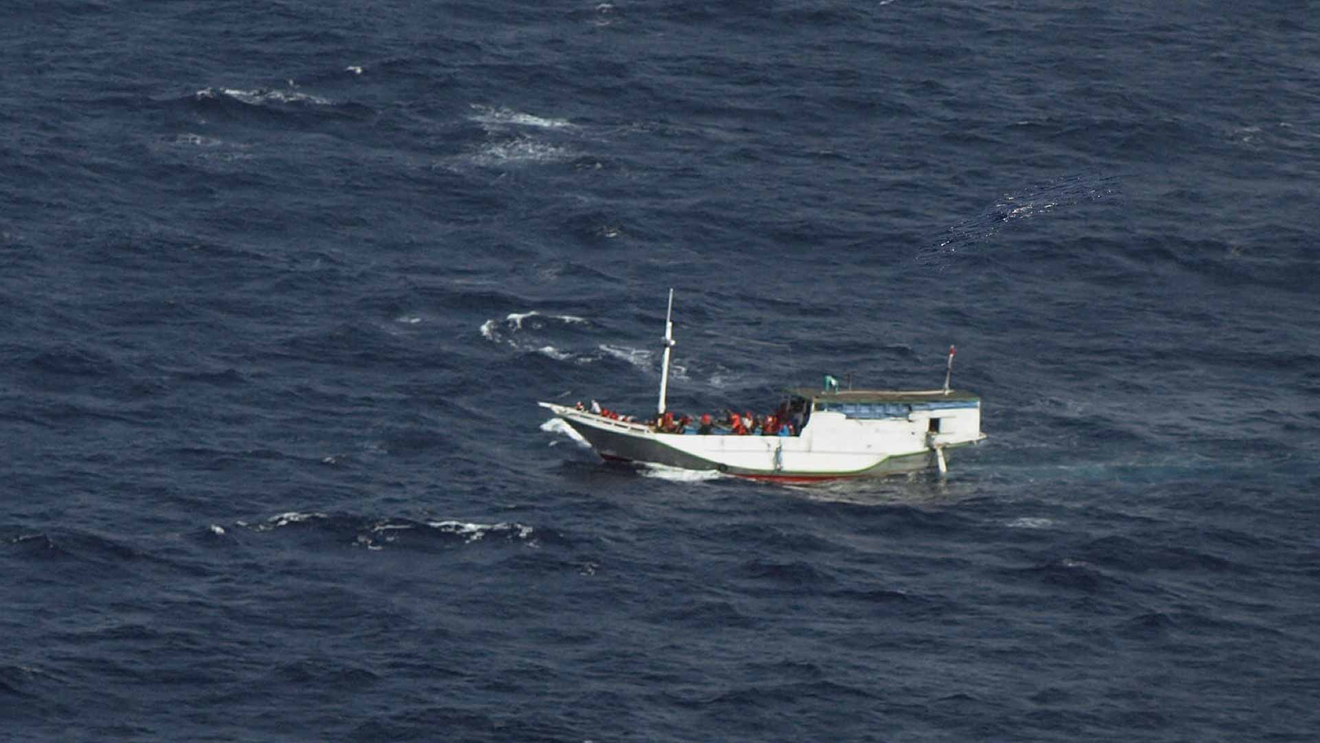 في فرنسا.. فرق إنقاذ تكتشف جثتين على شاطئ البحر وتنقذ 230 مهاجراً  