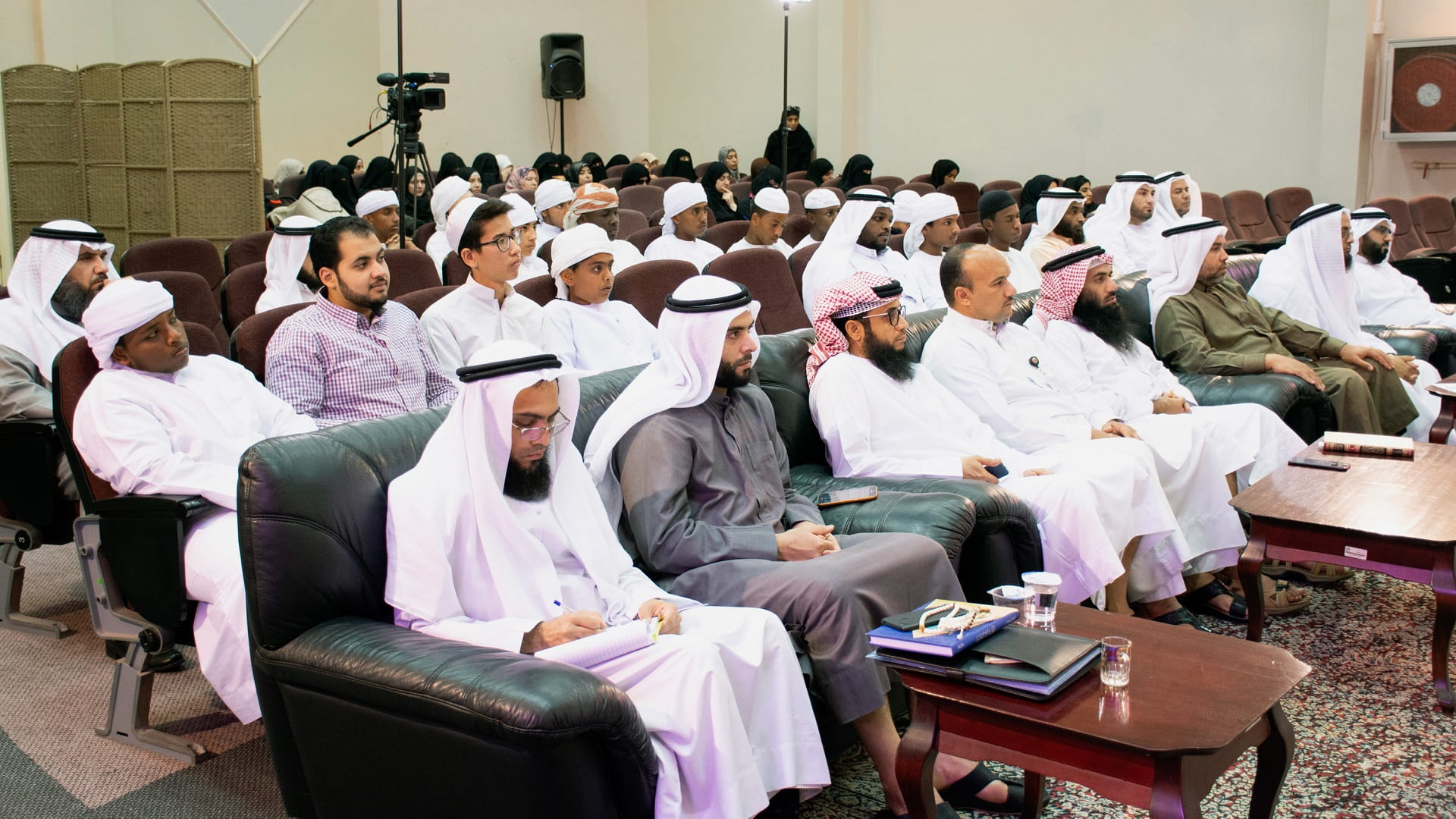 المنتدى الإسلامي بالشارقة ينظم ندوة "مصادر التشريع" العلمية 