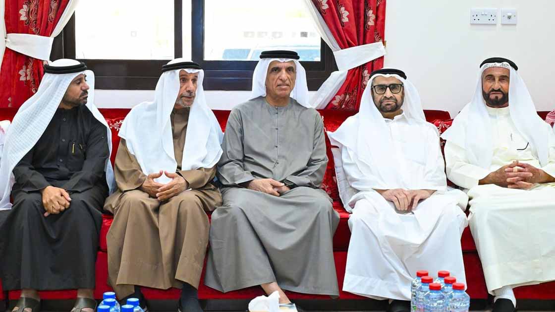 سعود بن صقر يقدم واجب العزاء في وفاة حميد عبيد الزعابي 