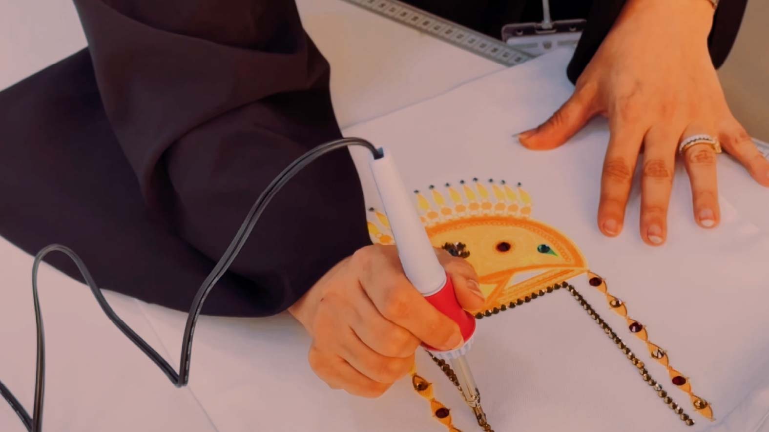 اجتماعية الشارقة" تطلق مشغل الطباعة للأسر المنتجة 