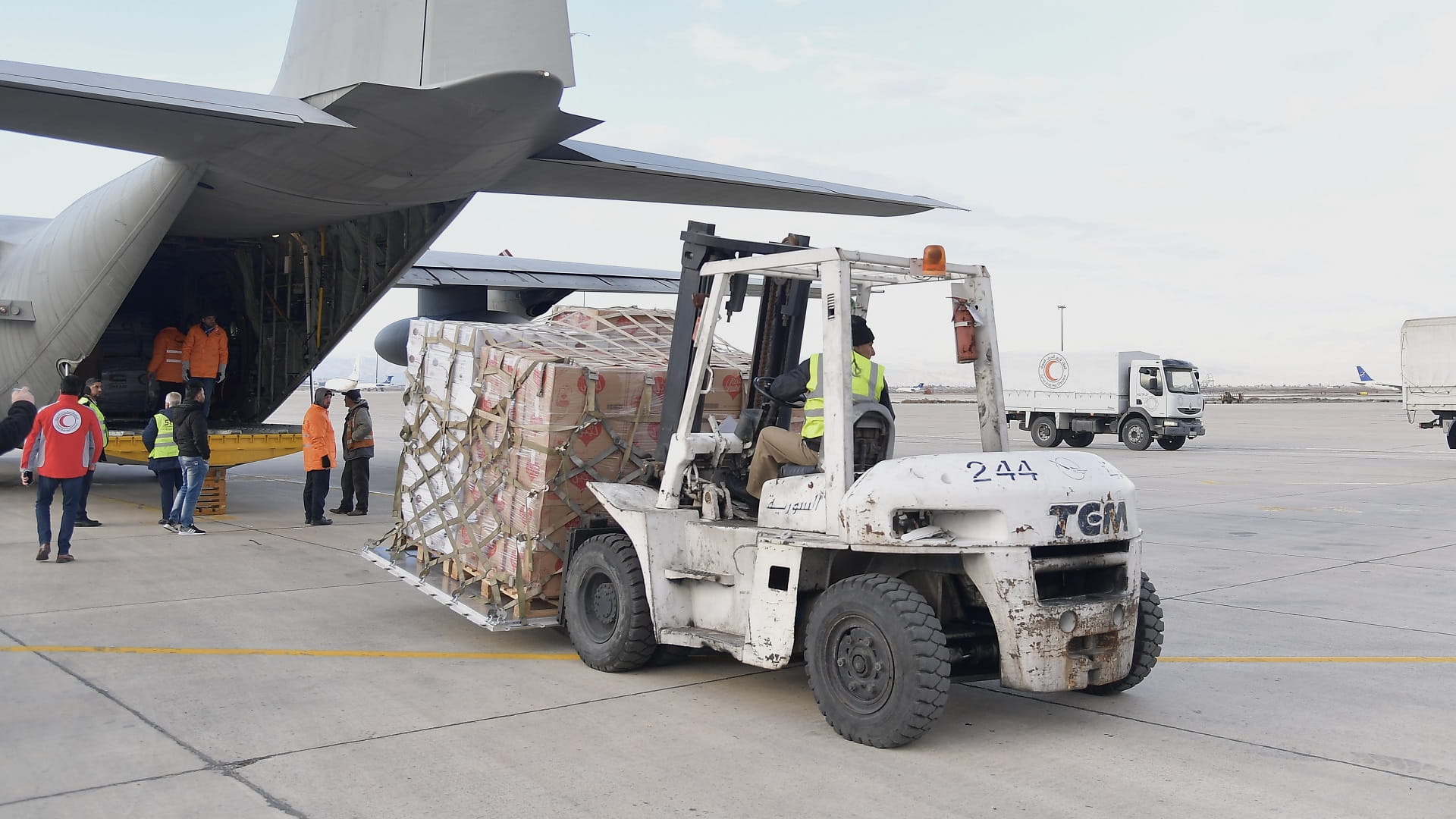 الإمارات تنال وسام الشرف من الرئيس التركي 