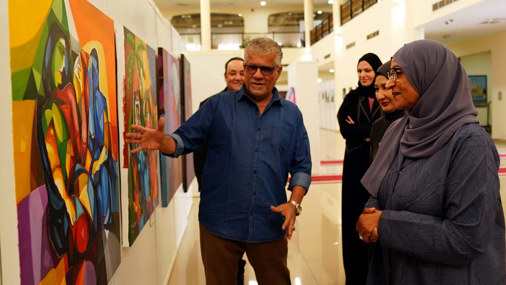 جامعة الشارقة مهرجان الفنون التشكيلية في دورته الثامنة 