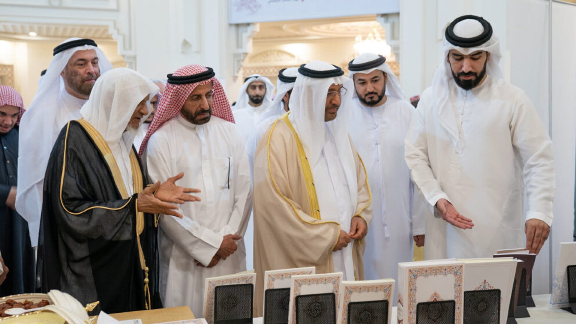 إذاعة وقناة القرآن تشارك في معرض بمؤتمر الجامعة القاسمية للقراءات 