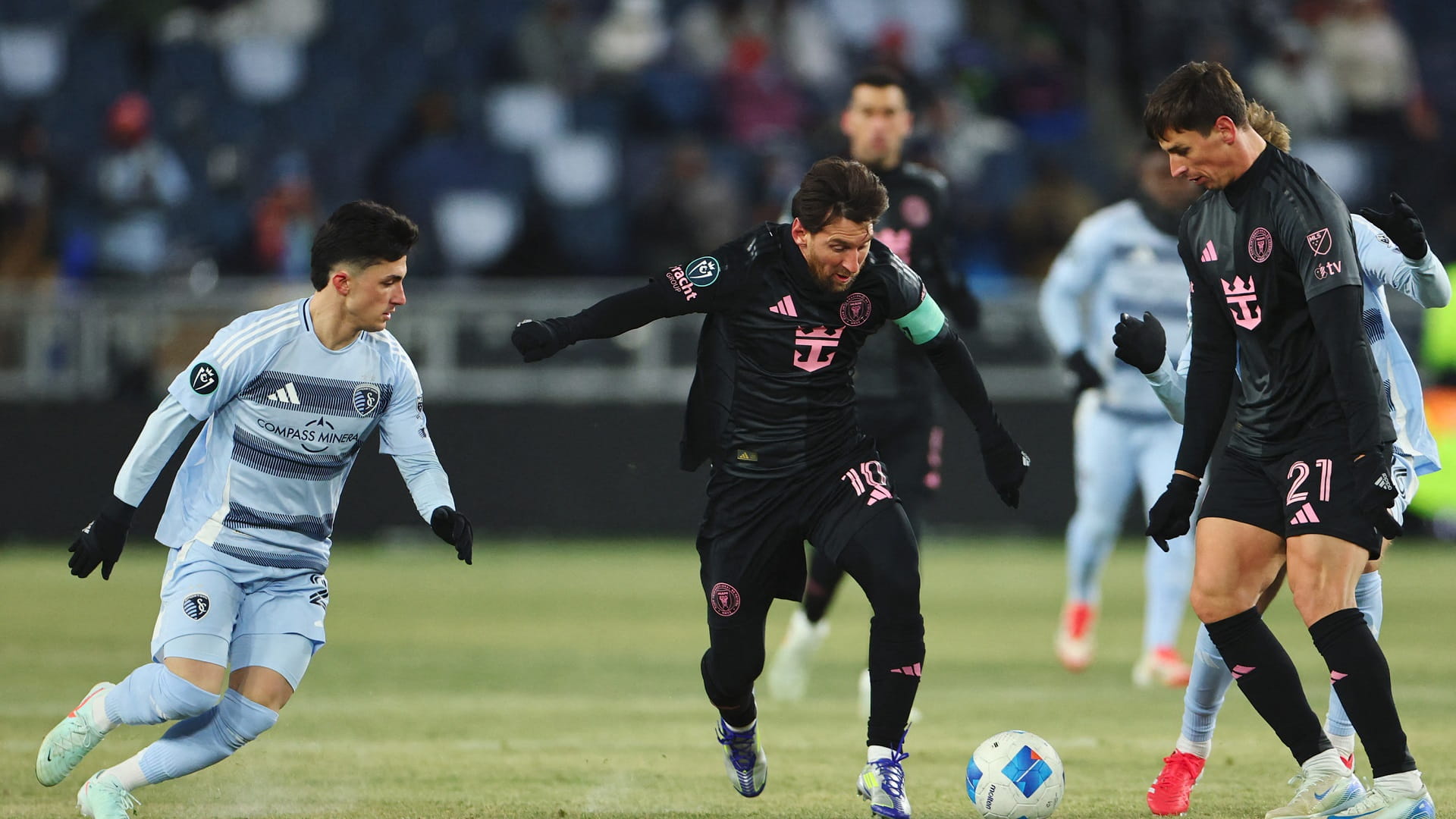 ميسي يقود إنتر ميامي للفوز على سبورتنغ في الكونكاكاف 