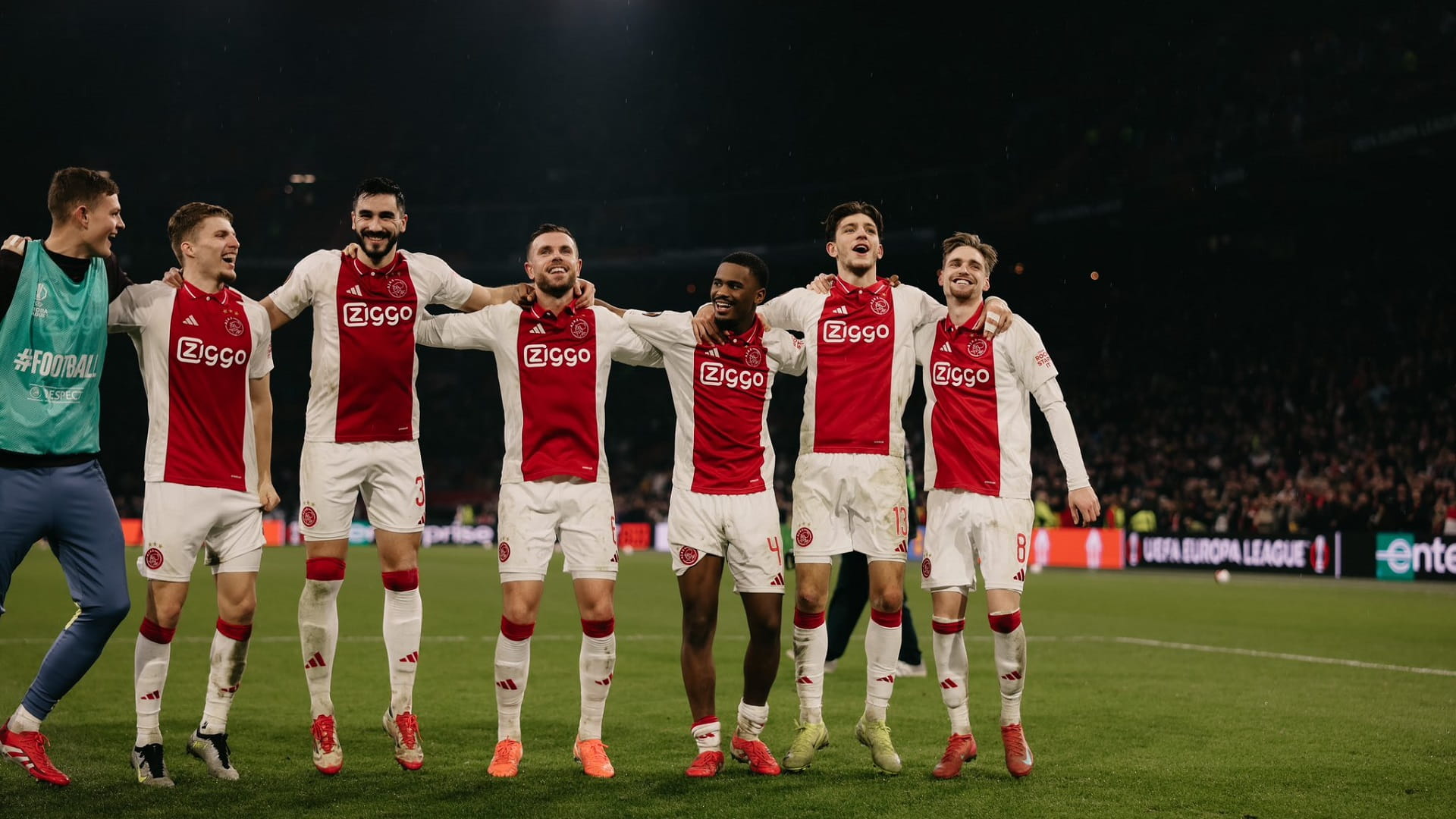 أياكس يحجز مقعده في ثمن نهائي الدوري الأوروبي 